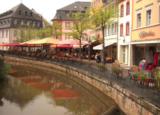 Quai dans Saarburg.